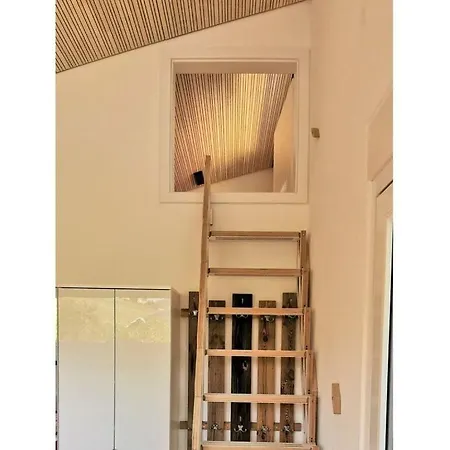 Exclusive Wooden House With Mountain Railway 펜션