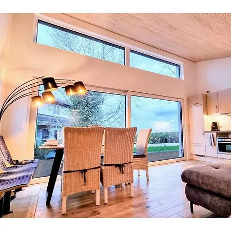 Exclusive Wooden House With Mountain Railway